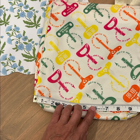 White Harajuku Lovers tote - Picture 7 of 10